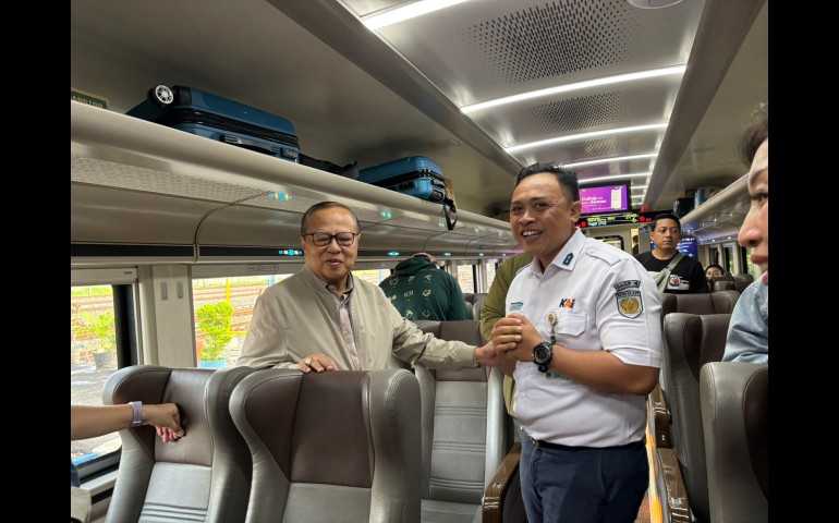 Lakukan Perjalanan Jakarta-Semarang Pulang Pergi Menggunakan KA, Uskup Agung Jakarta Apresiasi Layanan KAI