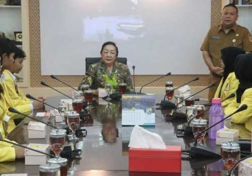 Mahasiswa Unnes Dalami Proses Legislatif di Gedung Berlian, Disambut Hangat Ketua Komisi E DPRD Jateng
