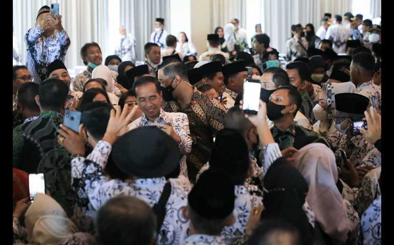 Peringatan Hari Guru di Jateng, Pemerintah Himbau Guru Tidak Perlu Khawatir dengan Nasibnya