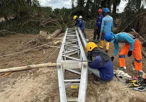 PLN Terus Kebut Siang Malam Perbaiki Jalur Listrik Langsa-Pangkalan Brandan, Penopang Pemulihan Kelistrikan Aceh