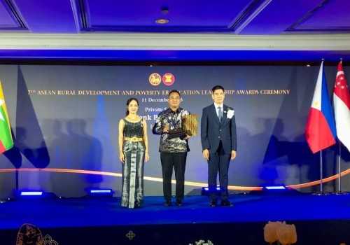 Bank Jateng Raih Penghargaan Kepemimpinan Regional ASEAN di Bangkok atas Kontribusi Pengentasan Kemiskinan