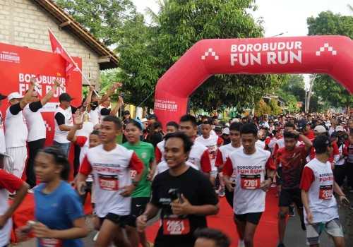 Bank Jateng Borobudur Marathon 2025 Ditutup Meriah, 2.000 Pelari Ikuti Fun Run dan Dorong UMKM
