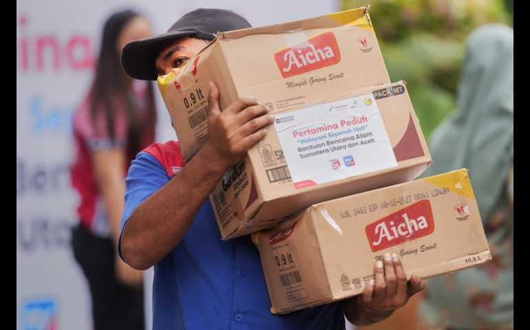 Kawal Misi Kemanusiaan, Dirut PGN Turun Langsung Serahkan Bantuan Bencana Aceh dan Sumatera Utara