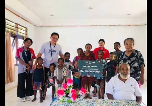 JNE Salurkan Bantuan Sosial dan Hadirkan Promo Sambut Natal 2025