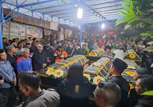 Terima Jenazah Korban Kecelakaan di Magetan, Hevearita: Turut Berduka Cita