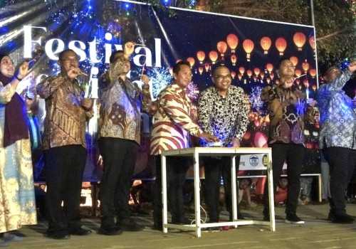 Pesona Taman Bank Jateng di Festival of Light Batang
