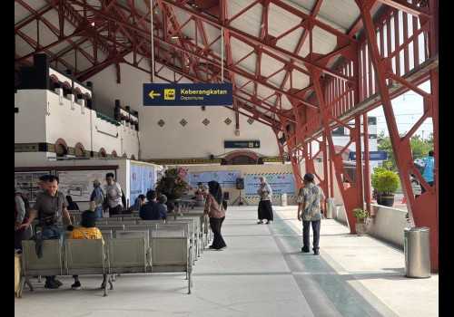 Ada Pekerjaan Beautifikasi di Area Hall Utama, Boarding Gate Stasiun Semarang Tawang Dipindahkan ke Sisi Barat untuk Sementara