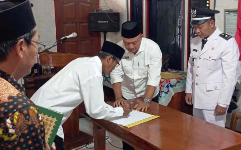 Suparman Resmi Dilantik Jadi Kasi Pelayanan Desa Kedunggading Kendal