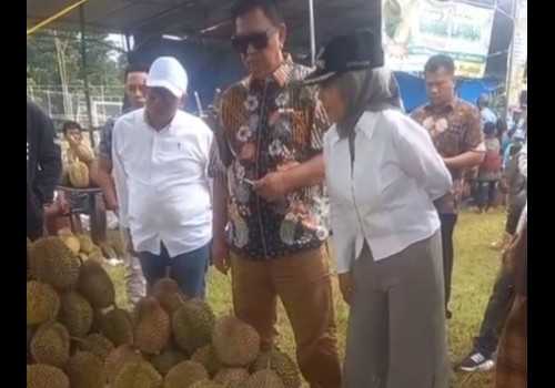 Bupati Kendal Hadiri Festival Durian Kebongembong, Dorong Branding Durian Lokal