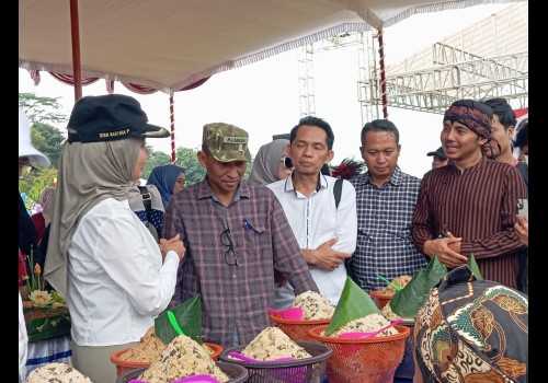 Durian Ketan Kebongembong Jadi Primadona di Festival Durian Kendal 2026