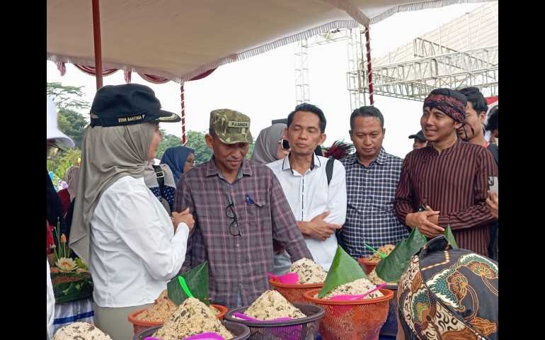 Durian Ketan Kebongembong Jadi Primadona di Festival Durian Kendal 2026