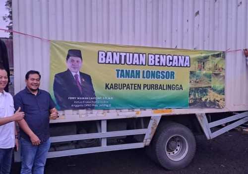 Bergerak Bersama, Ferry Wawan Cahyono Ringankan Beban Korban Banjir Purbalingga