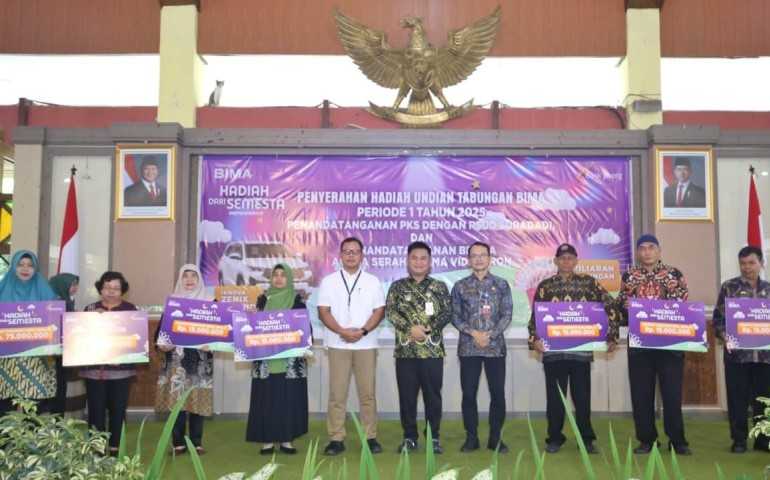 Bank Jateng Slawi Serahkan Hadiah Bima dan CSR Videotron