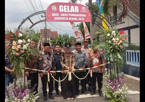 Kendal Tancap Gas! Bupati Resmikan Hasil Pembangunan 2025, Ekonomi Tumbuh 8,84 Persen Tertinggi di Jateng