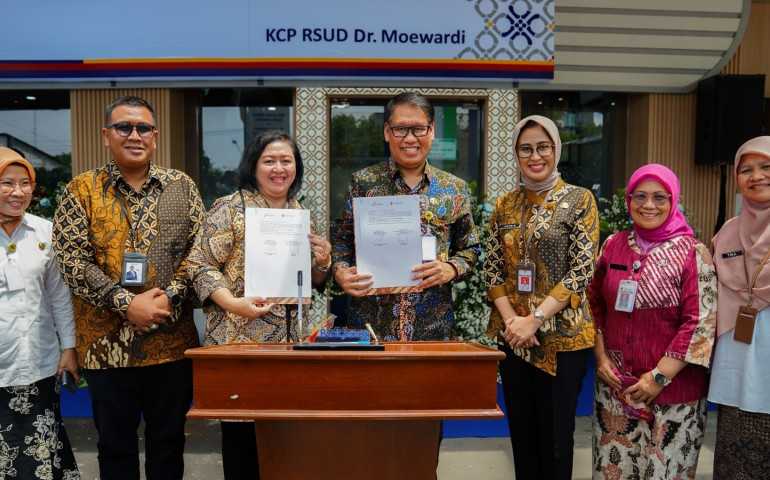 Bank Jateng Resmikan KCP RSUD Moewardi & Donasi Ambulans