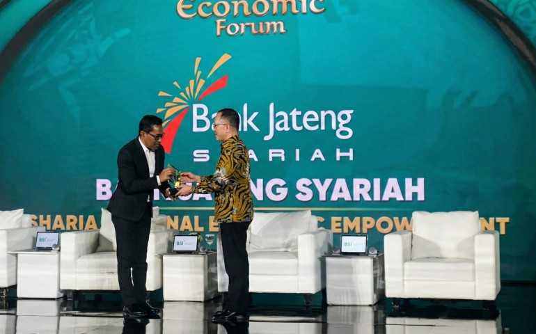 Berdayakan UMKM, Bank Jateng Syariah Raih Penghargaan 2026