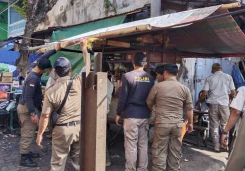 Penyebab Kemacetan, Satpol PP lakukan Penertiban Pasar Tumpah Kranggan Semarang