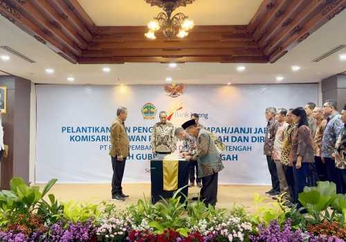 Gubernur Luthfi Lantik Pengurus Baru Bank Jateng