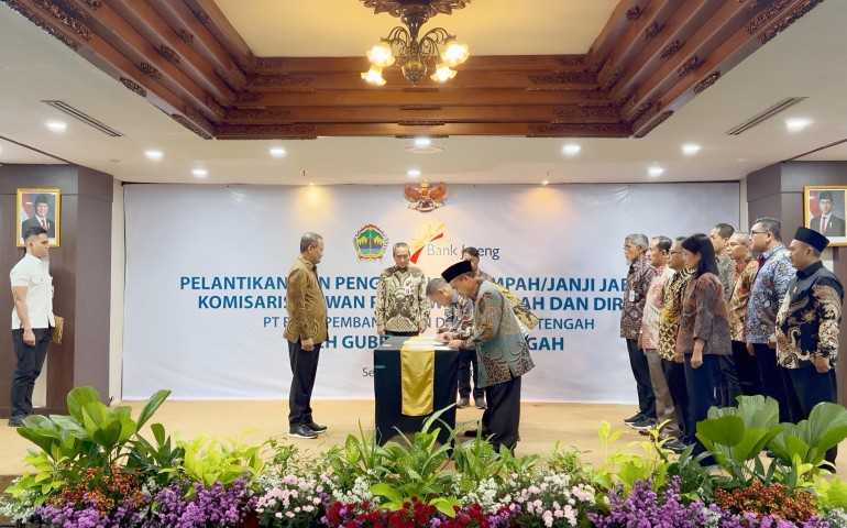 Gubernur Luthfi Lantik Pengurus Baru Bank Jateng