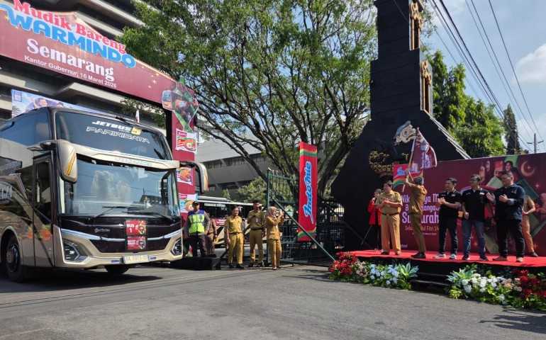 Indomie Berangkatkan 576 Pemudik Warmindo dari Semarang dengan 11 Bus