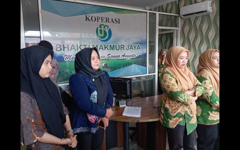 Tim Ekonomi dan Hukum Koperasi Bhakti Makmur Jaya Tahap Penyusunan Proposal Perdamaian