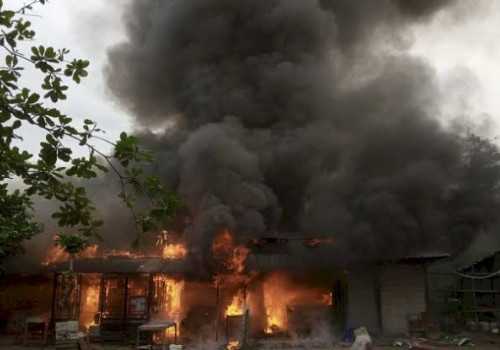 Enam Kios di Pasar Ngaliyan Semarang Terbakar
