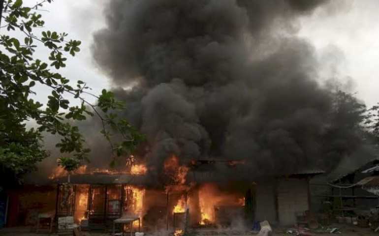 Enam Kios di Pasar Ngaliyan Semarang Terbakar