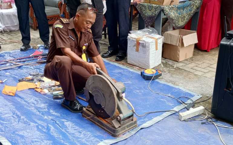 Kejari Kota Semarang Tancap Gas, Barang Bukti Narkotika dan Rokok Ilegal Dimusnahkan