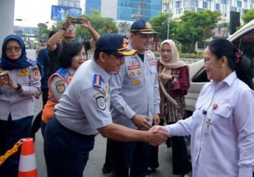 Tinjau Posko Layanan Mudik, Agustina Apresiasi Kelancaran di Stasiun dan Bandara
