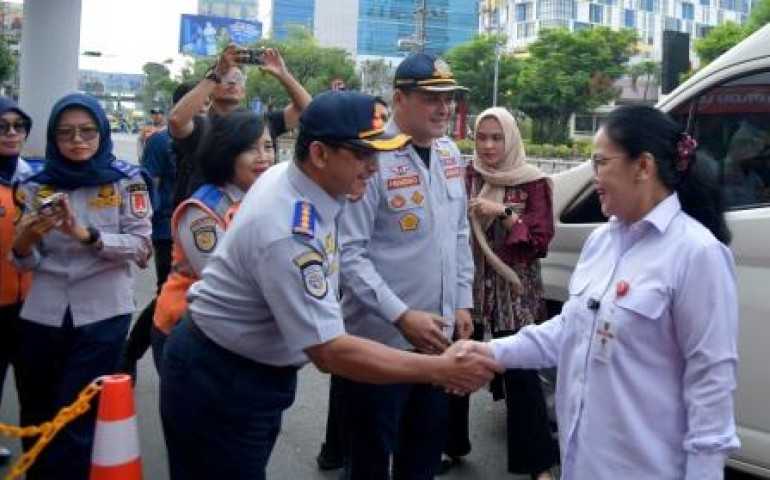 Tinjau Posko Layanan Mudik, Agustina Apresiasi Kelancaran di Stasiun dan Bandara