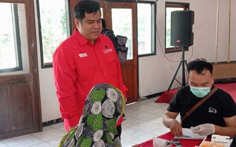 DPC PDI Perjuangan Kendal Hadirkan Layanan Kesehatan Gratis dan Bantuan Sembako