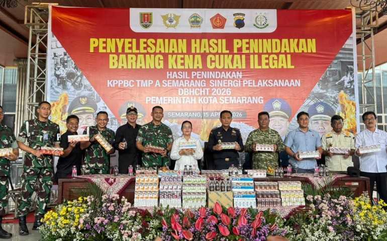 Bea Cukai dan Satpol PP Semarang Musnahkan Rokok Ilegal Rp11,4 Miliar di Balai Kota