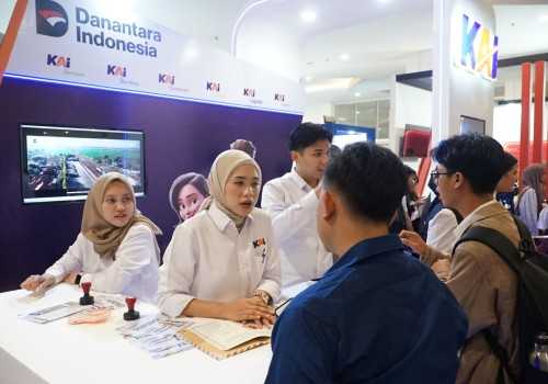 Antusiasme Membludak, Booth KAI Diserbu Pelamar di Campus Job Fair Semarang